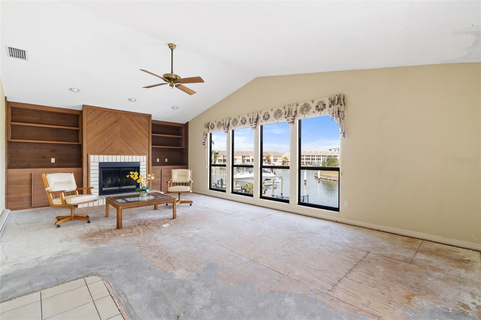 127 6TH ST E, TIERRA VERDE, FL, 33715