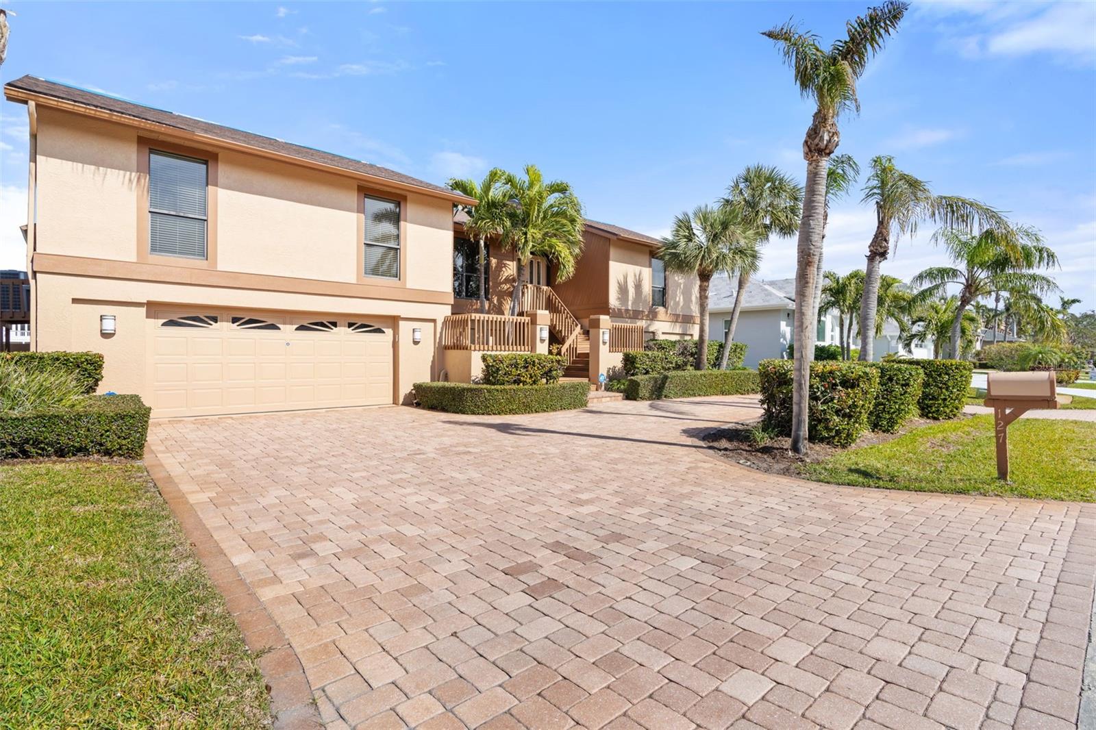 127 6TH ST E, TIERRA VERDE, FL, 33715