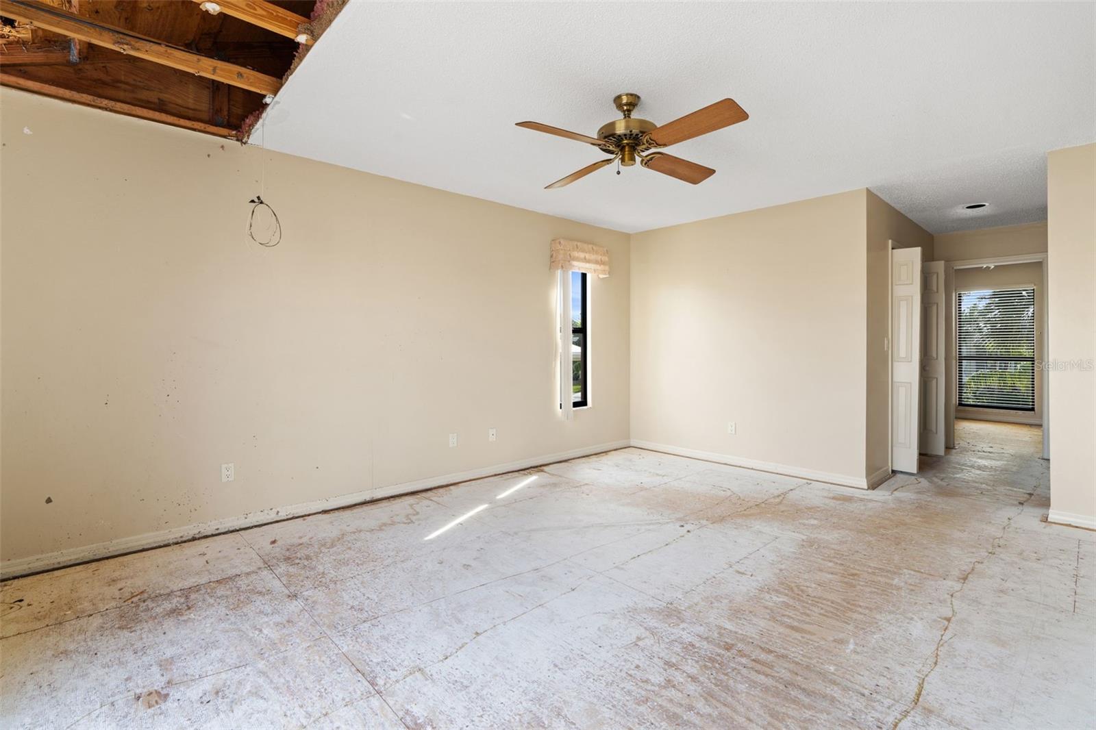 127 6TH ST E, TIERRA VERDE, FL, 33715