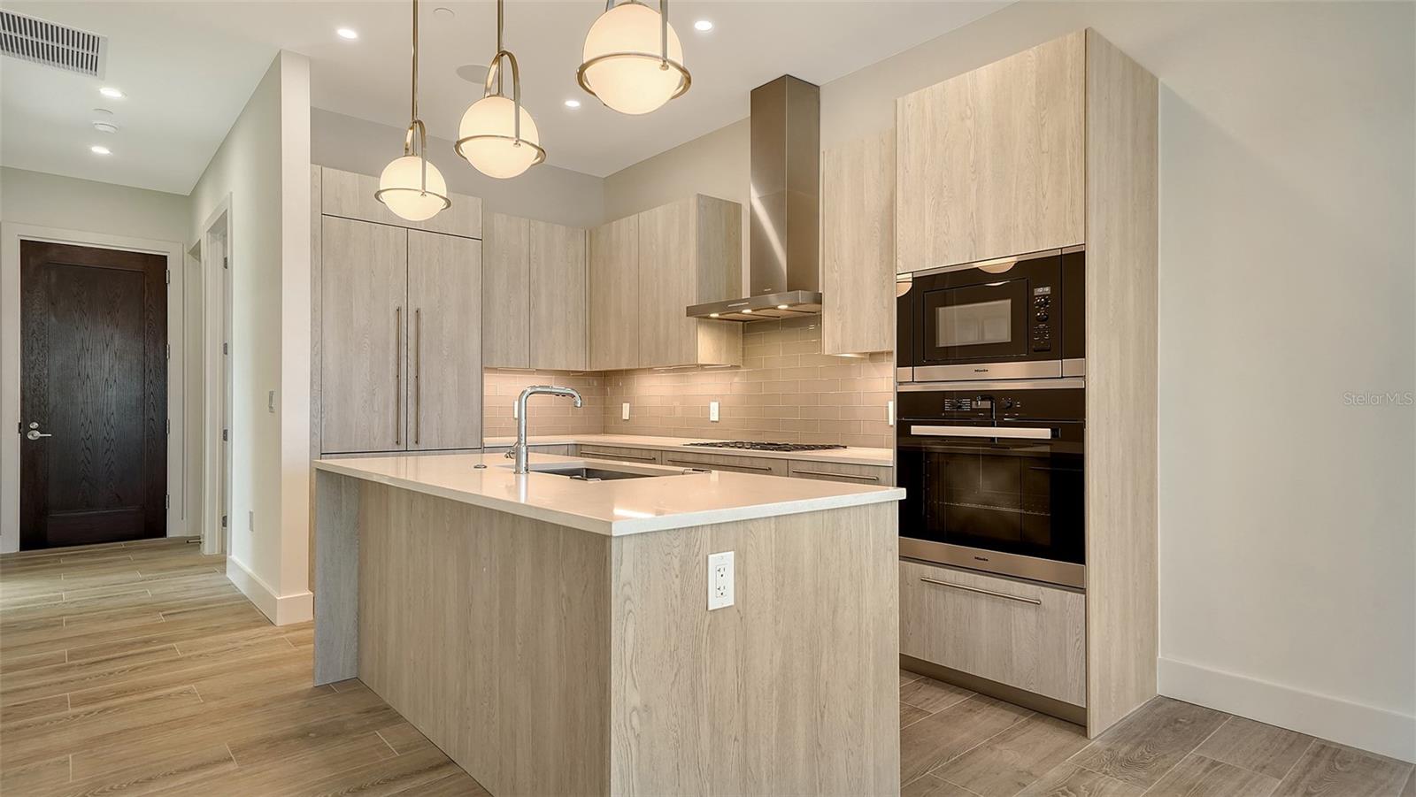 33 S PALM AVE #904, SARASOTA, FL, 34236