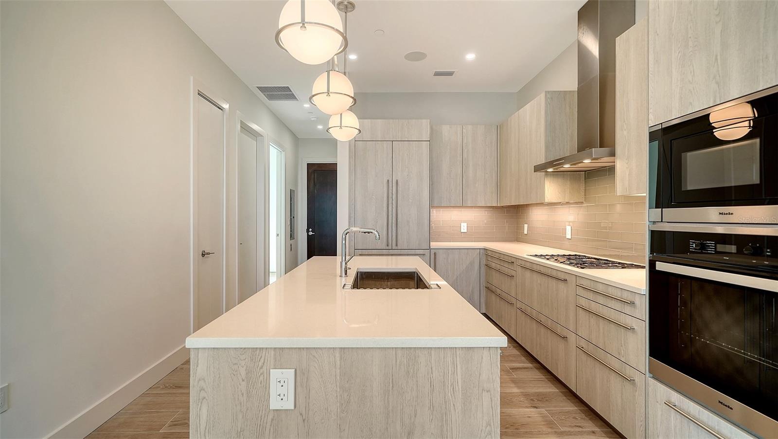 33 S PALM AVE #904, SARASOTA, FL, 34236