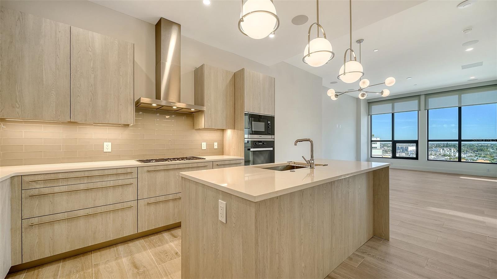 33 S PALM AVE #904, SARASOTA, FL, 34236