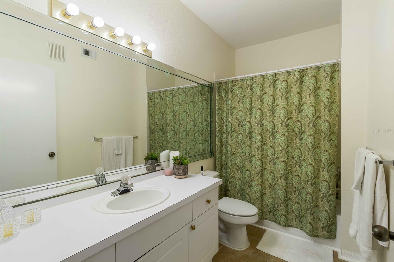 5180 NORTHRIDGE RD #211, SARASOTA, FL, 34238