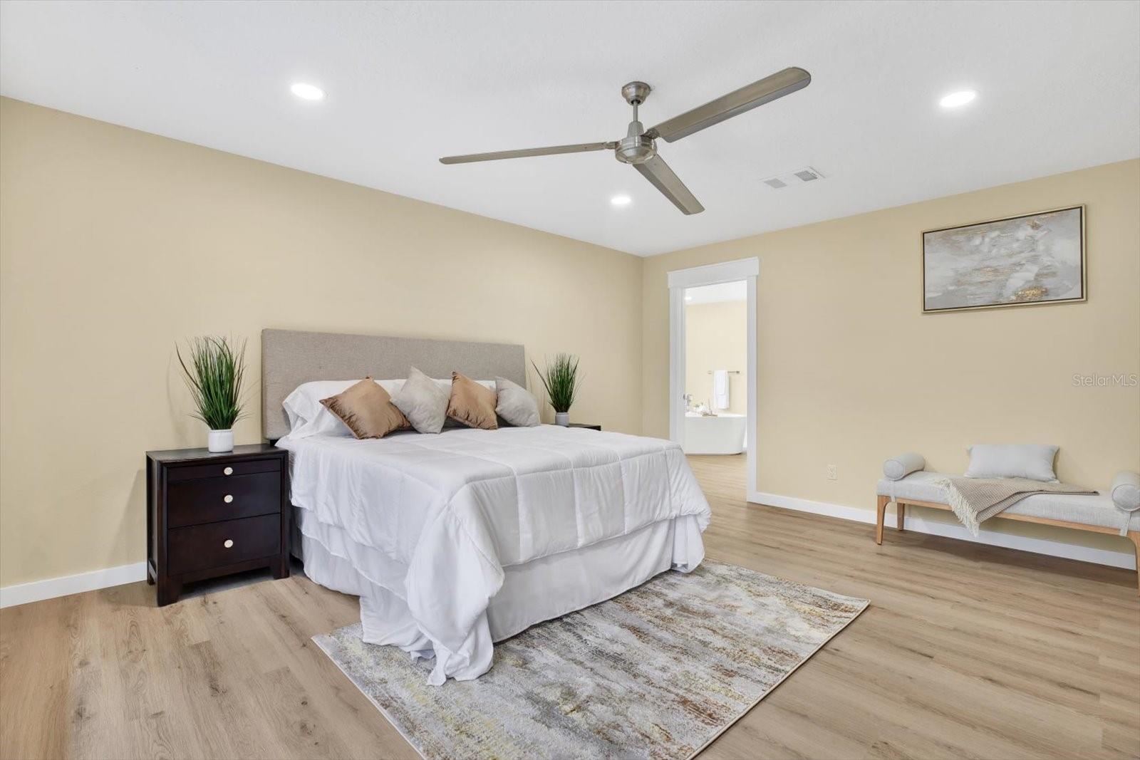 9617 NORCHESTER CIR, TAMPA, FL, 33647