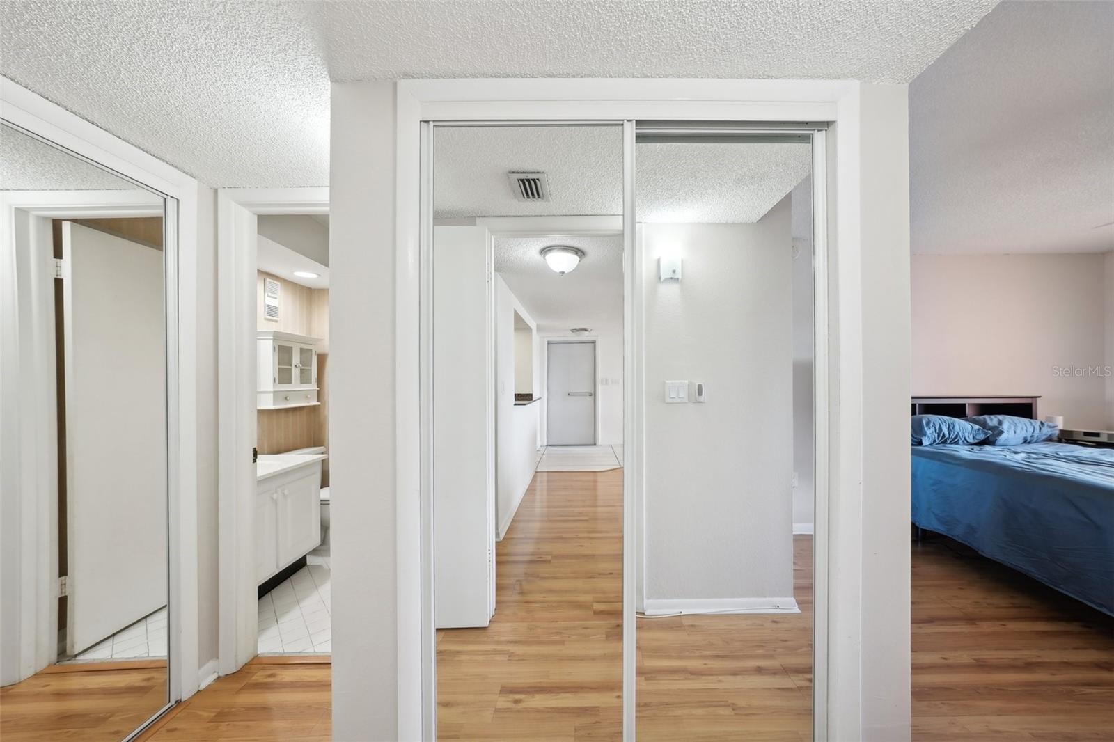1120 N SHORE DR NE #903, ST PETERSBURG, FL, 33701