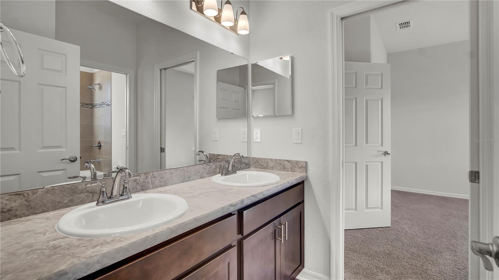 1140 MOUNTAIN FLOWER LN, DAVENPORT, FL, 33837