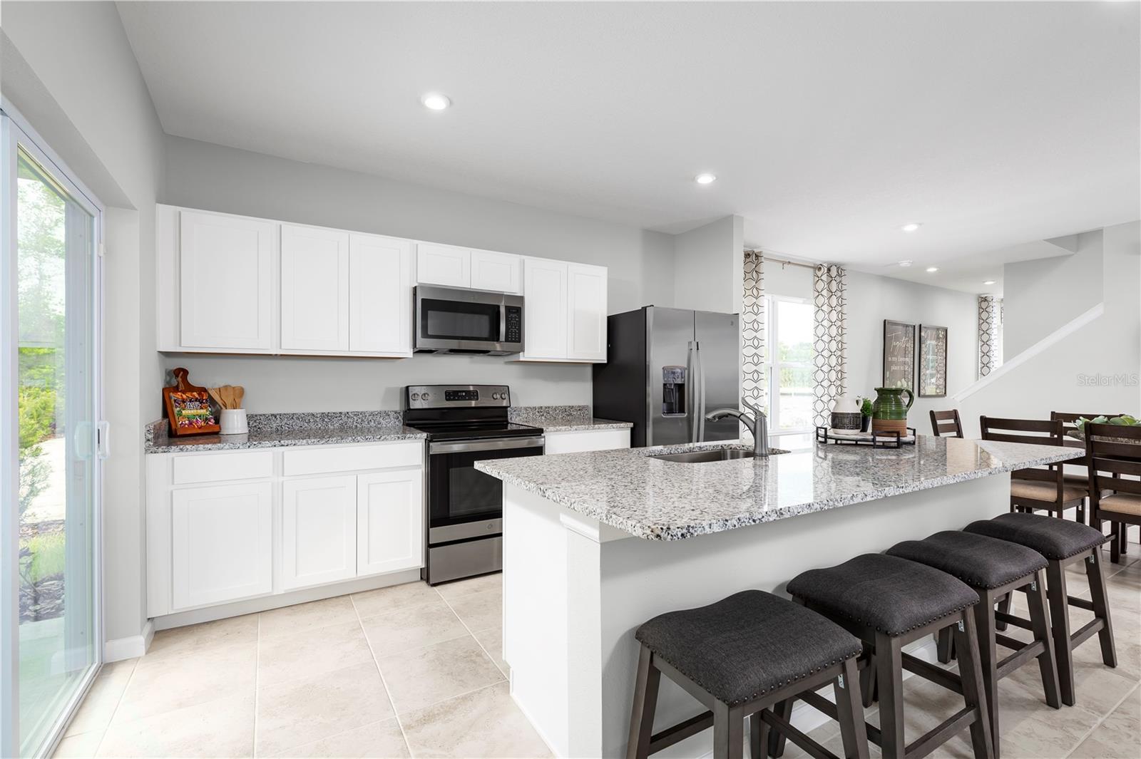 281 TAHITI RD, LADY LAKE, FL, 32159