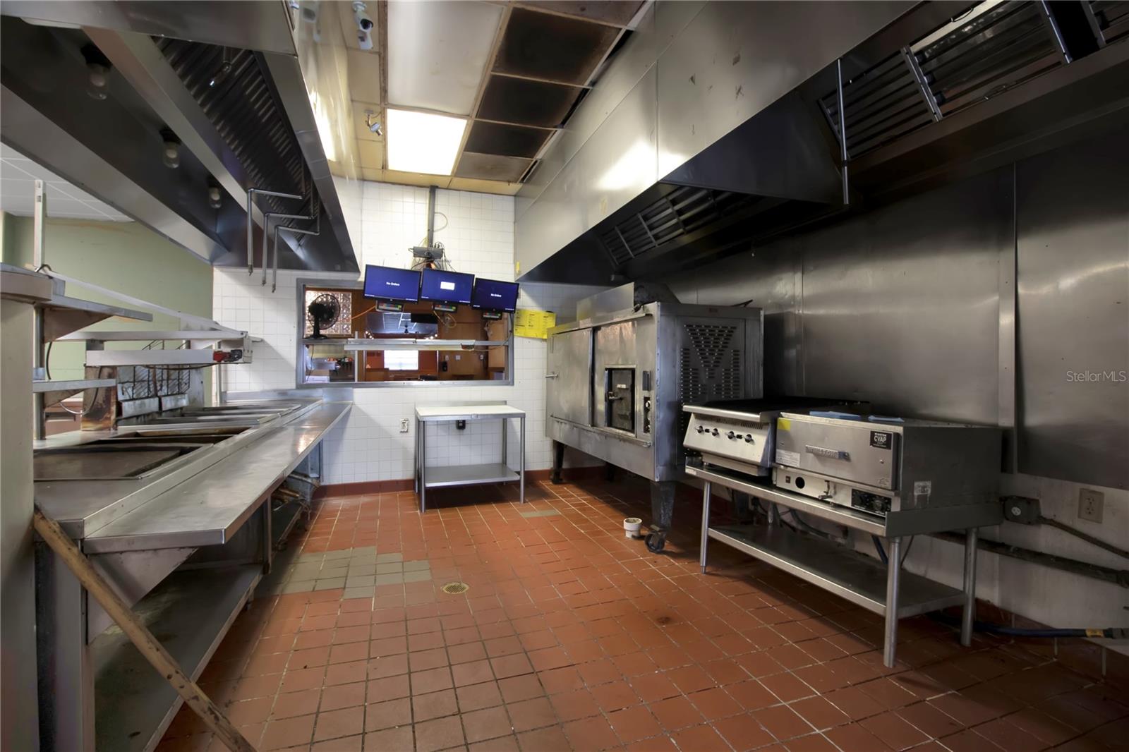 1152 TAMIAMI TRL, PORT CHARLOTTE, FL, 33953