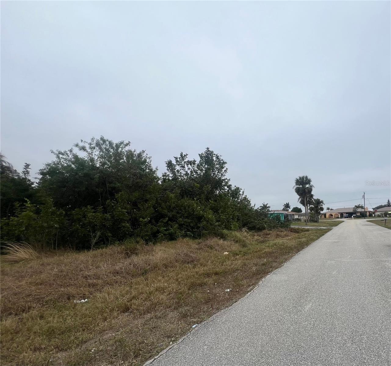 657 CAPE TER NW, PORT CHARLOTTE, FL, 33952