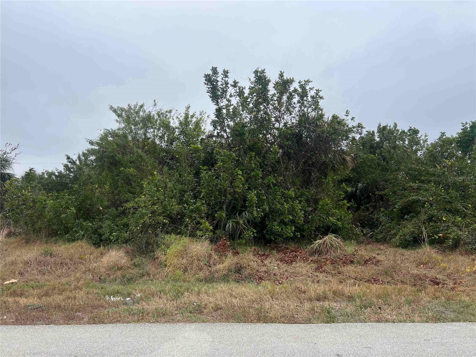 657 CAPE TER NW, PORT CHARLOTTE, FL, 33952