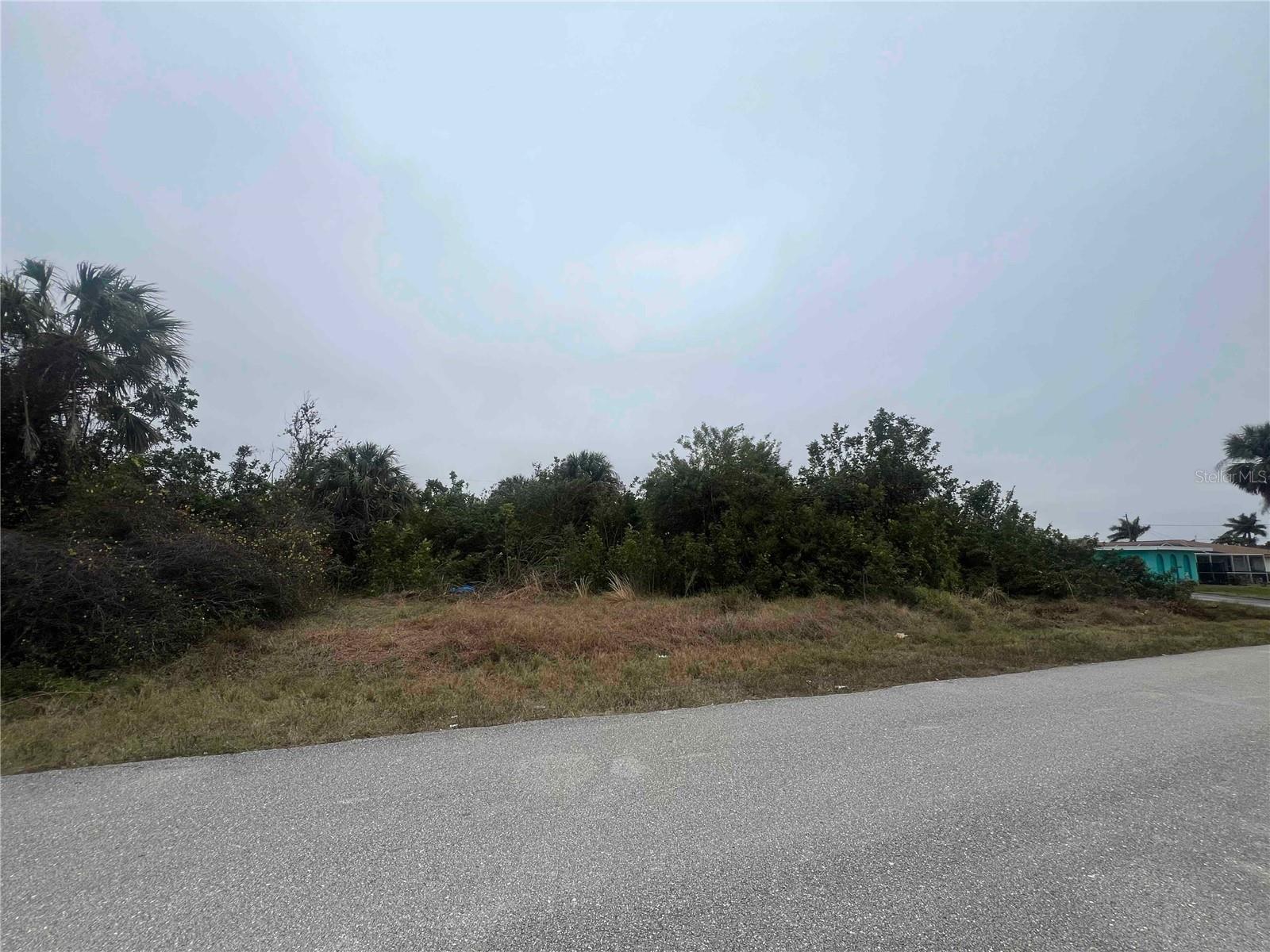 657 CAPE TER NW, PORT CHARLOTTE, FL, 33952