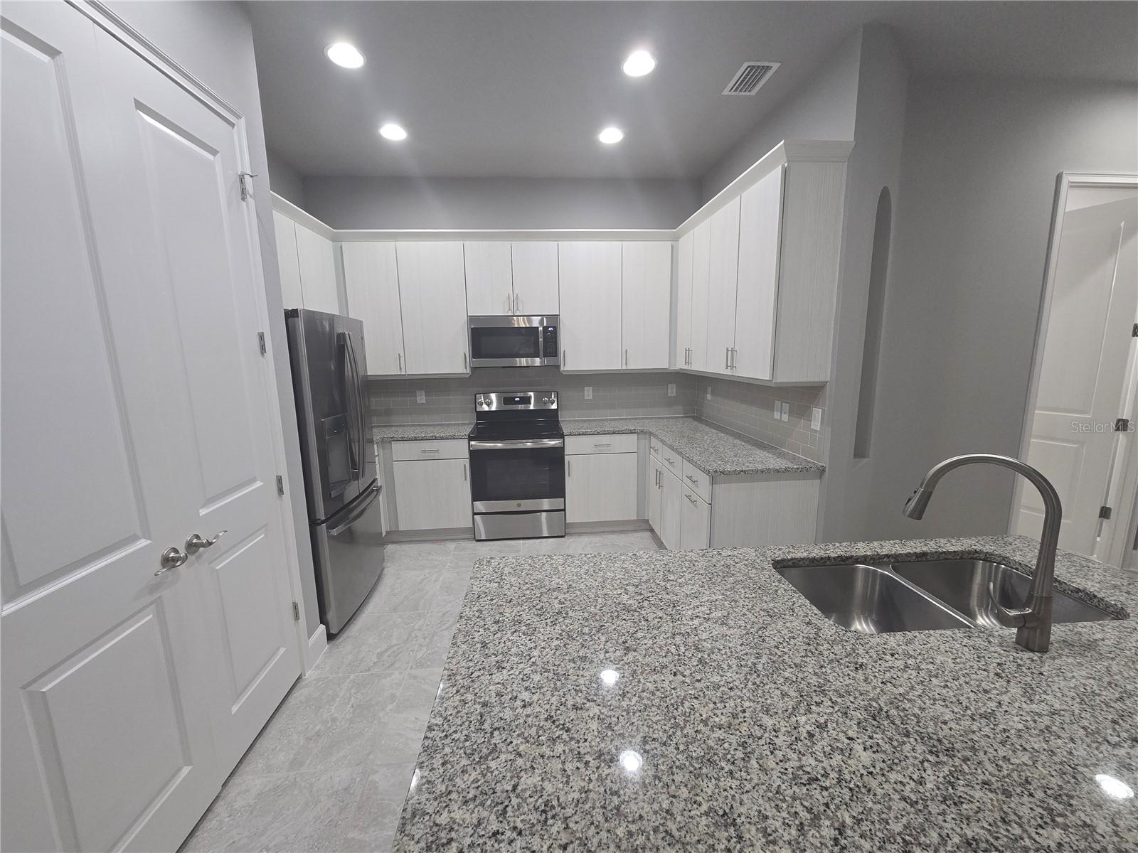 873 PINEWOOD DR, ORMOND BEACH, FL, 32174