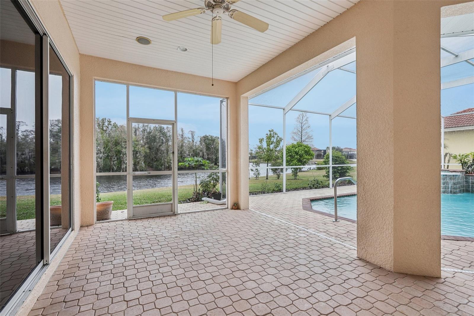 10553 BERMUDA ISLE DR, TAMPA, FL, 33647