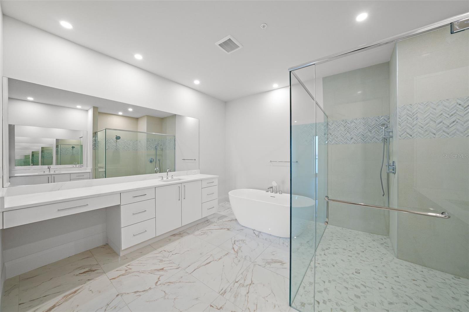 2910 W BARCELONA ST #PH-2303, TAMPA, FL, 33629