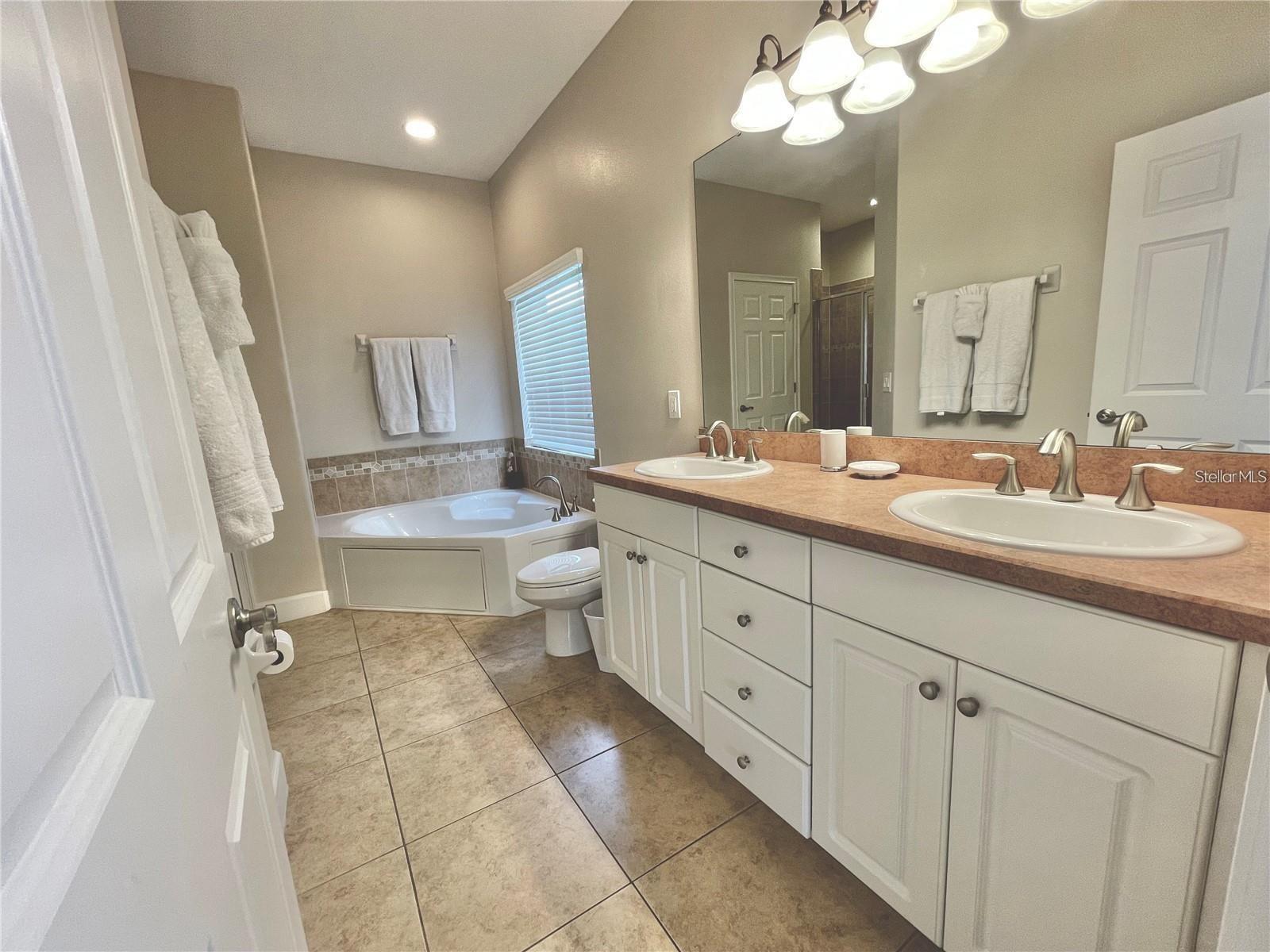 2185 VICTORIA DR, DAVENPORT, FL, 33837