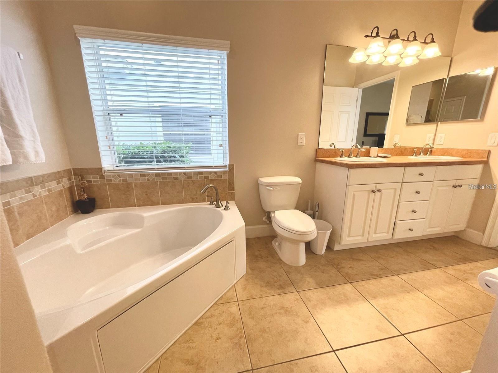 2185 VICTORIA DR, DAVENPORT, FL, 33837