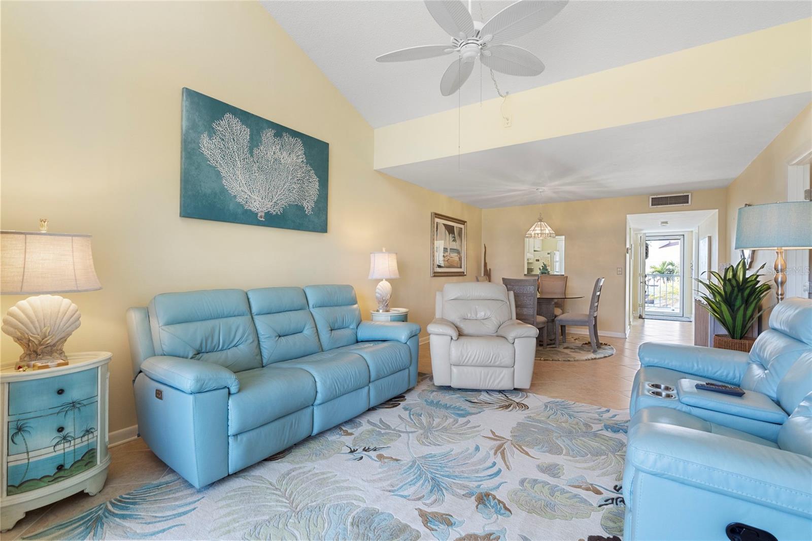 755 VILLAGE CIR #203, VENICE, FL, 34292