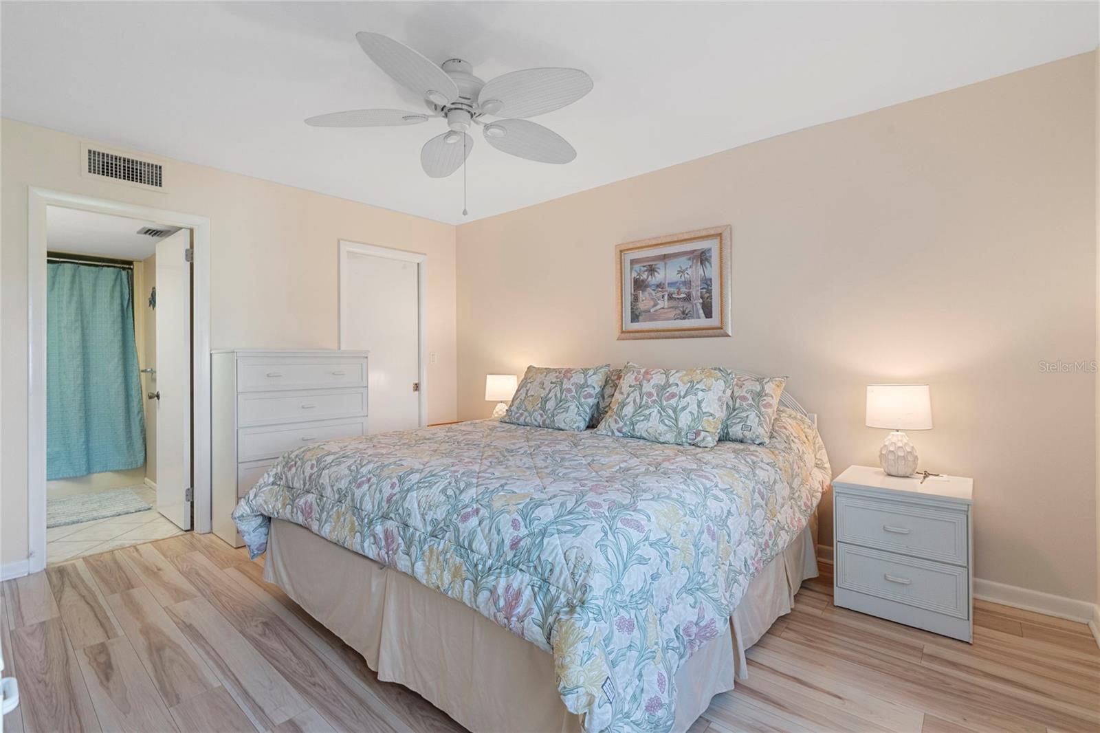 755 VILLAGE CIR #203, VENICE, FL, 34292