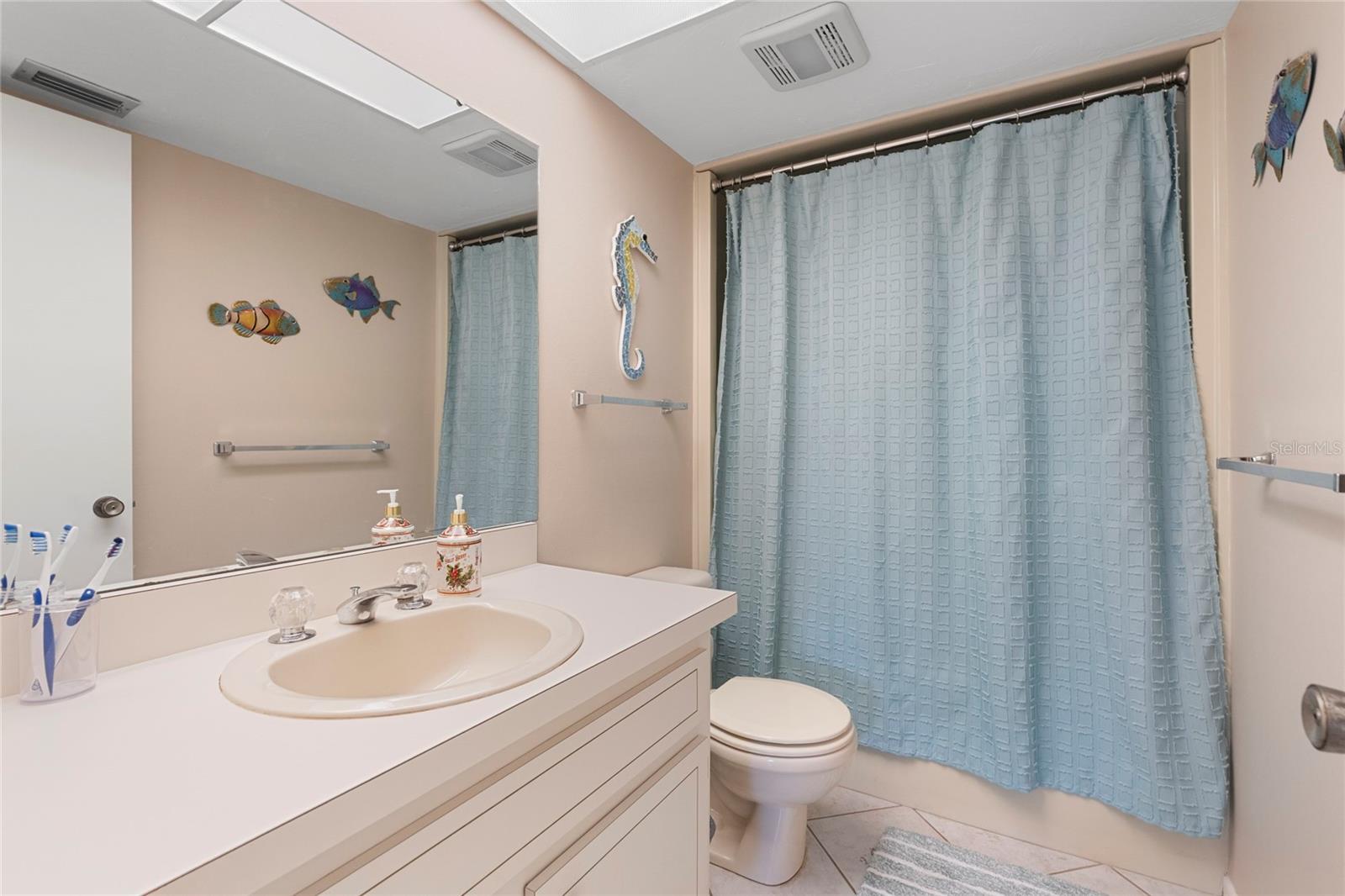 755 VILLAGE CIR #203, VENICE, FL, 34292