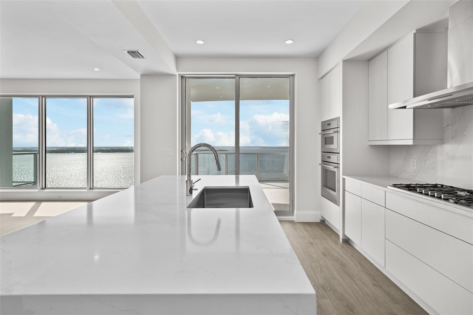 2910 W BARCELONA ST #2102, TAMPA, FL, 33629