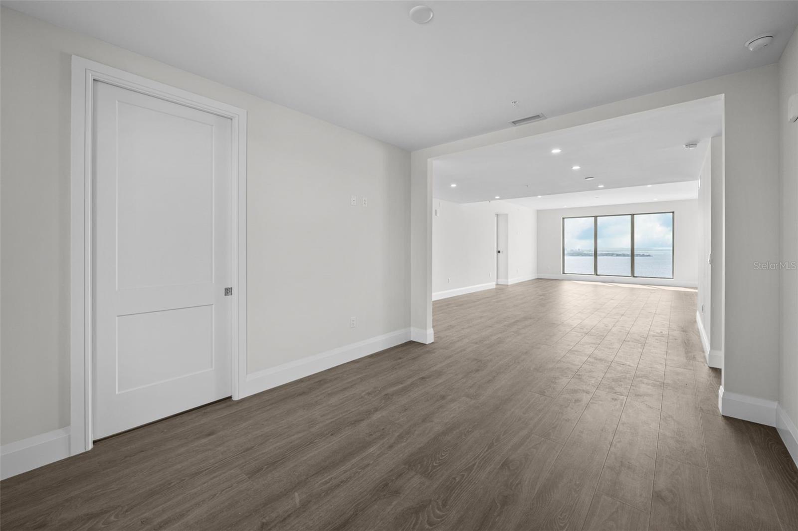 2910 W BARCELONA ST #2102, TAMPA, FL, 33629