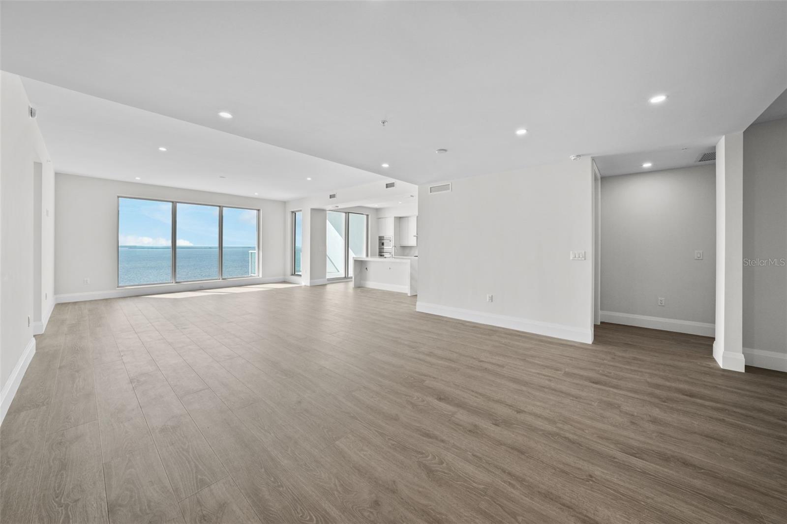 2910 W BARCELONA ST #2102, TAMPA, FL, 33629