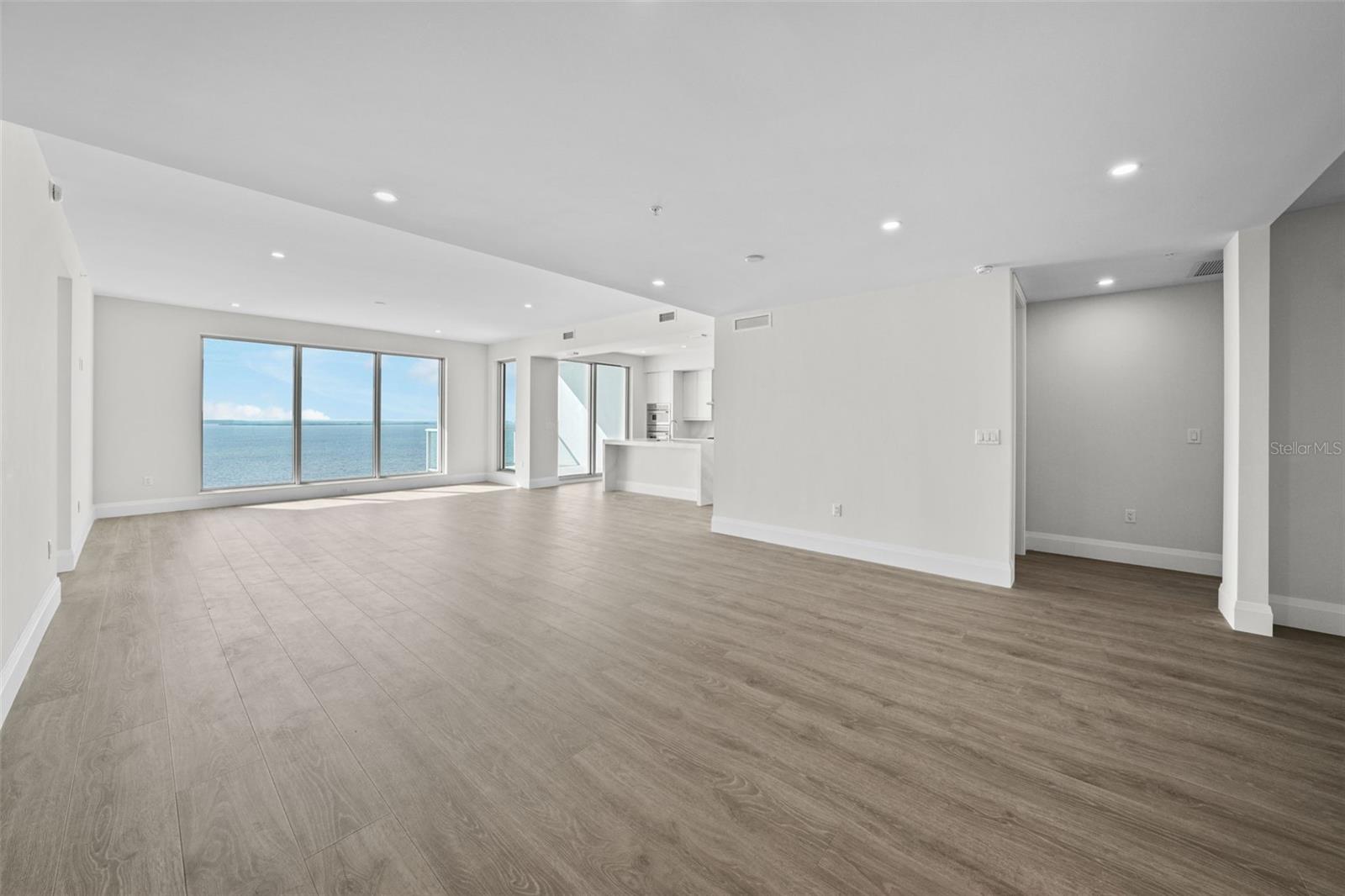 2910 W BARCELONA ST #2102, TAMPA, FL, 33629