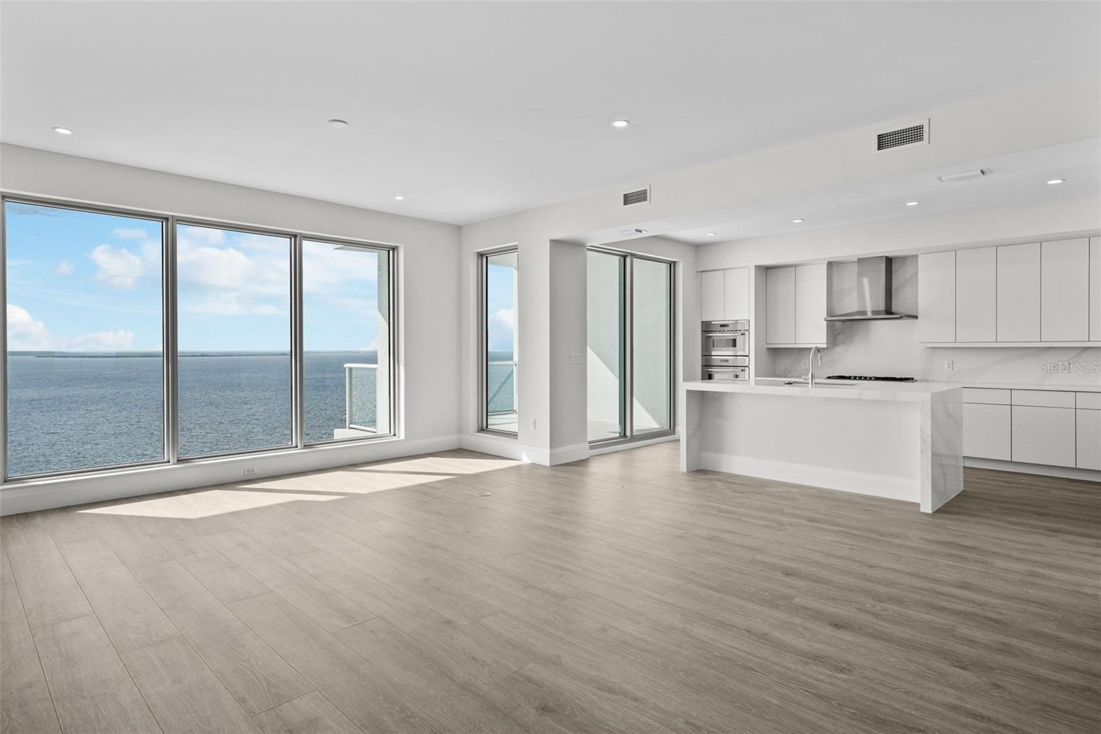 2910 W BARCELONA ST #2102, TAMPA, FL, 33629