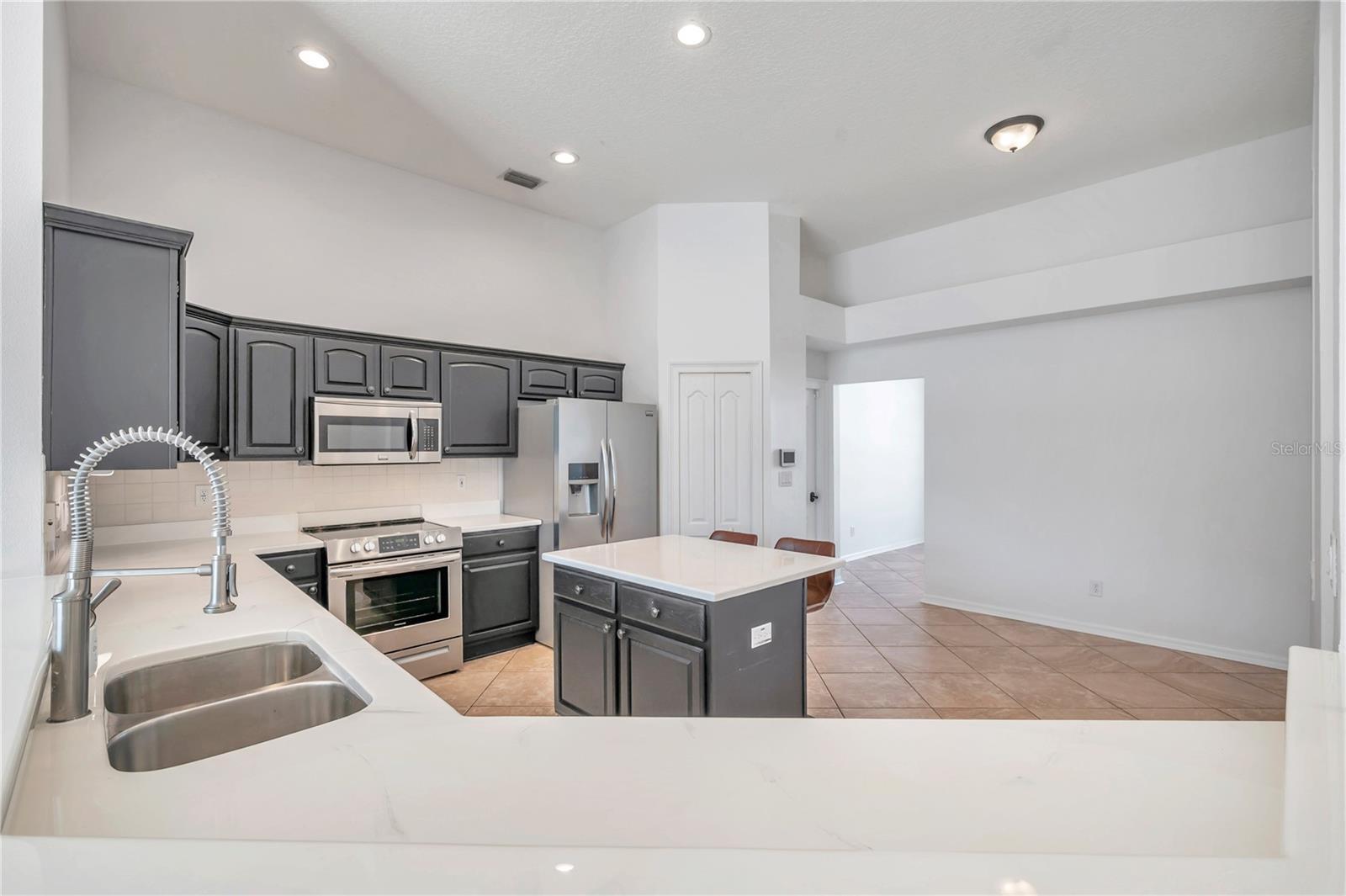 10341 MEADOW CROSSING DR, TAMPA, FL, 33647