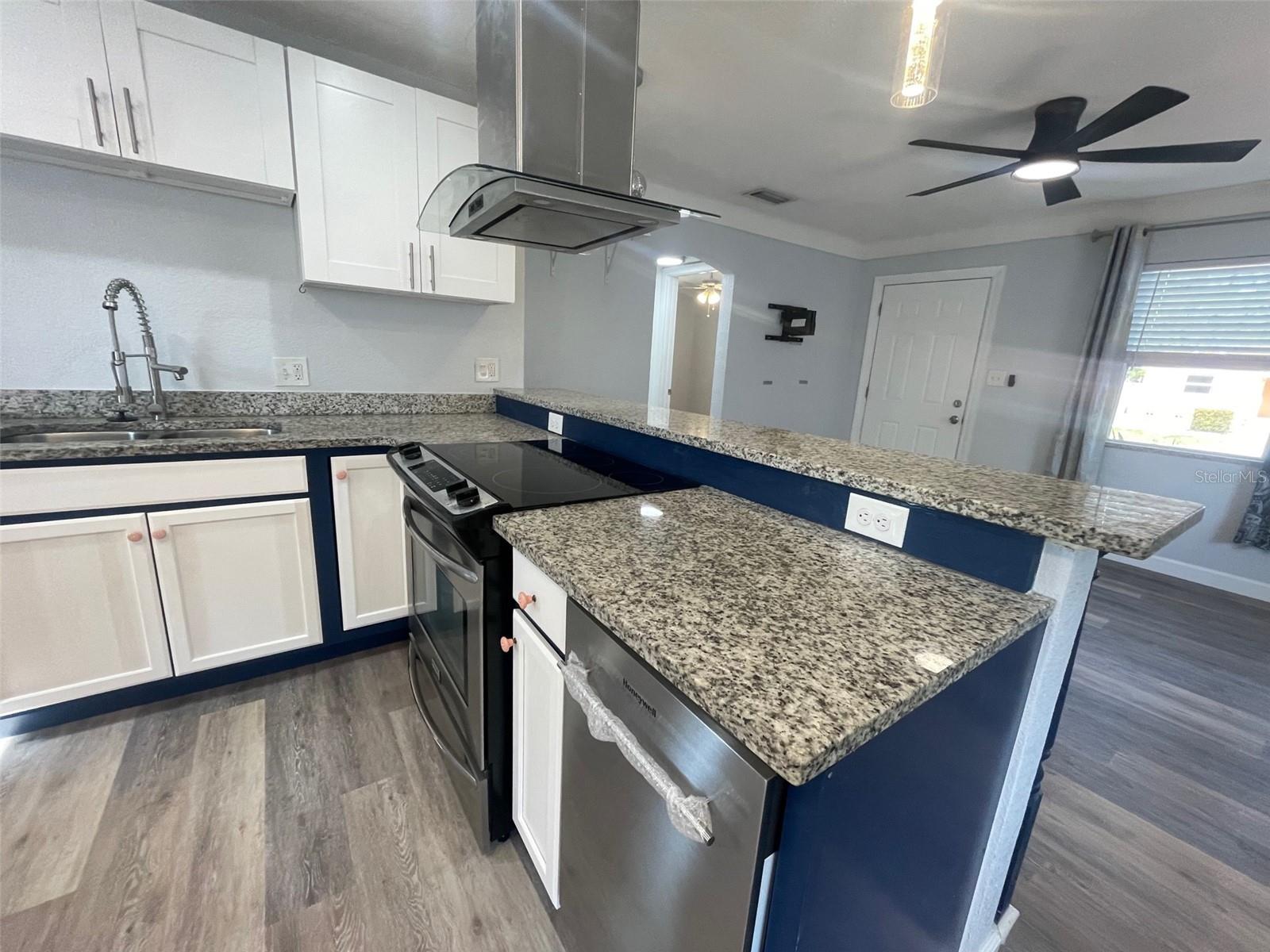 806 60TH AVE NE, ST PETERSBURG, FL, 33703
