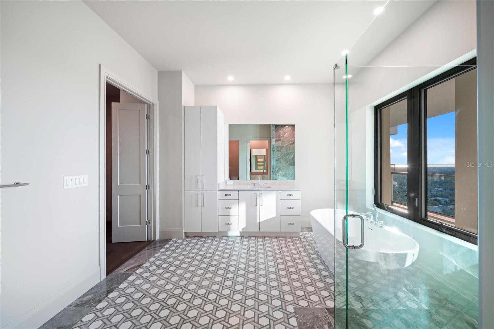 2910 W BARCELONA ST #PH-2302, TAMPA, FL, 33629