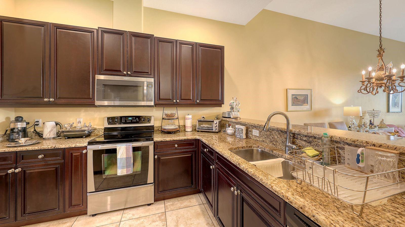 5531 CANNES CIR #802, SARASOTA, FL, 34231
