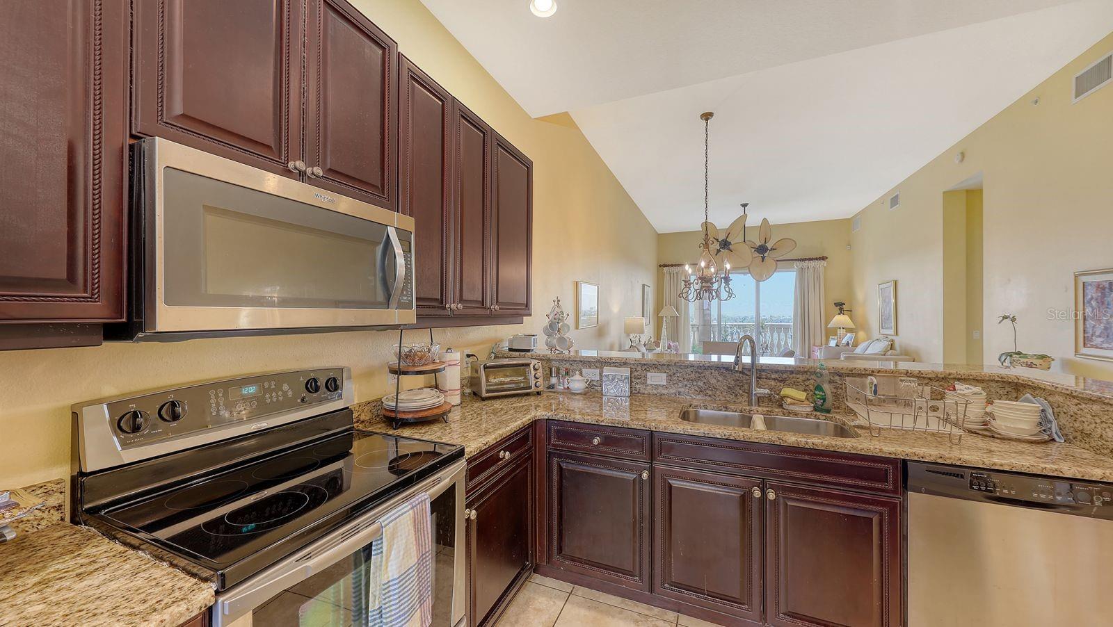 5531 CANNES CIR #802, SARASOTA, FL, 34231