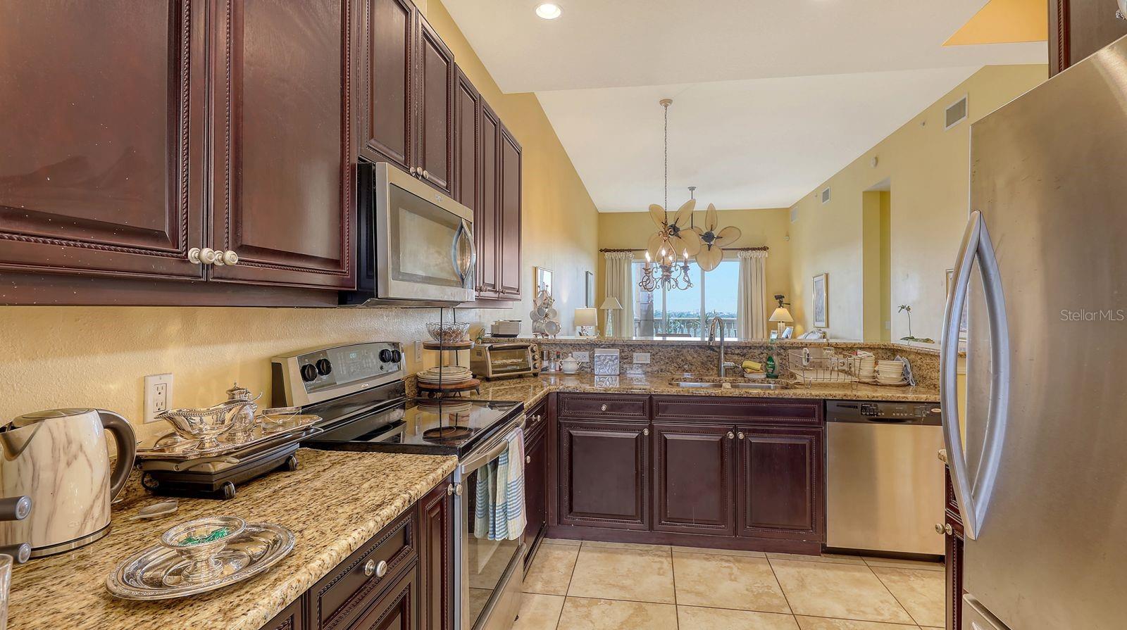 5531 CANNES CIR #802, SARASOTA, FL, 34231