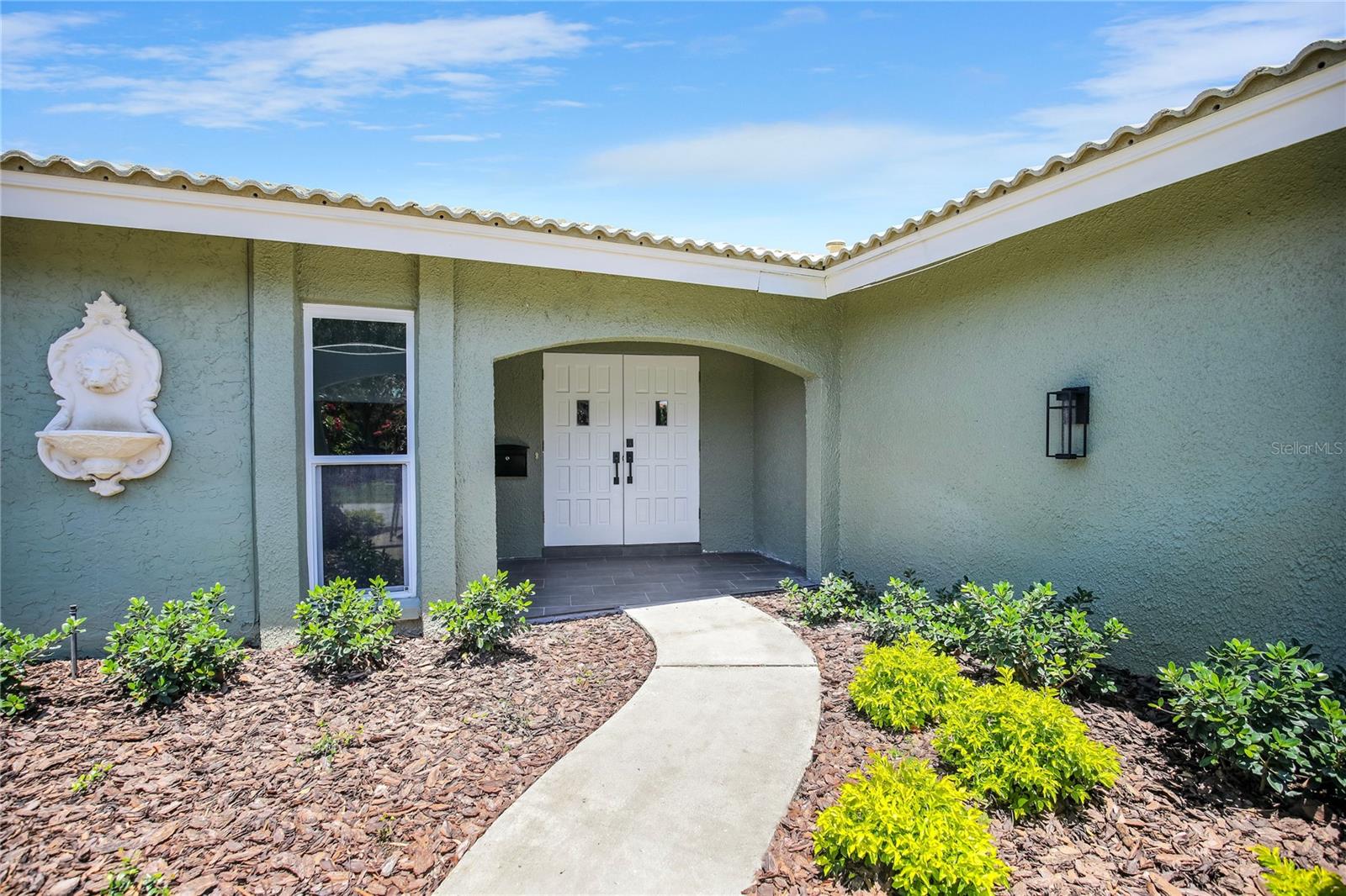 2083 HAWAII AVE NE, ST PETERSBURG, FL, 33703