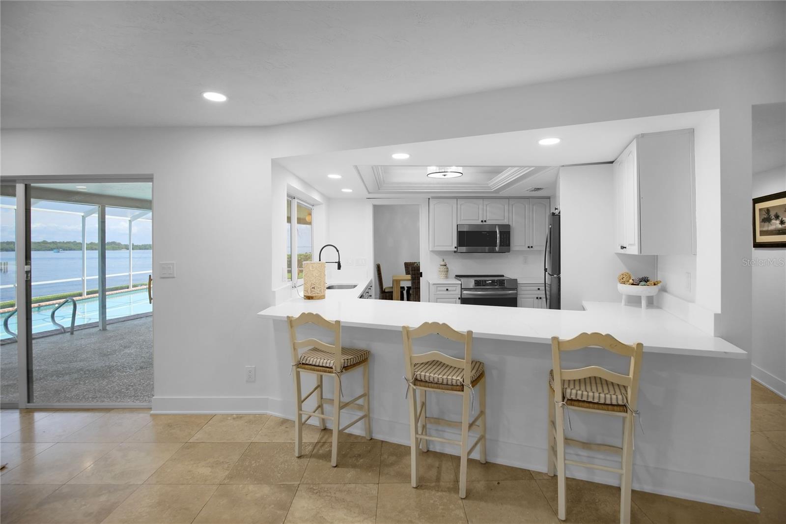 2083 HAWAII AVE NE, ST PETERSBURG, FL, 33703