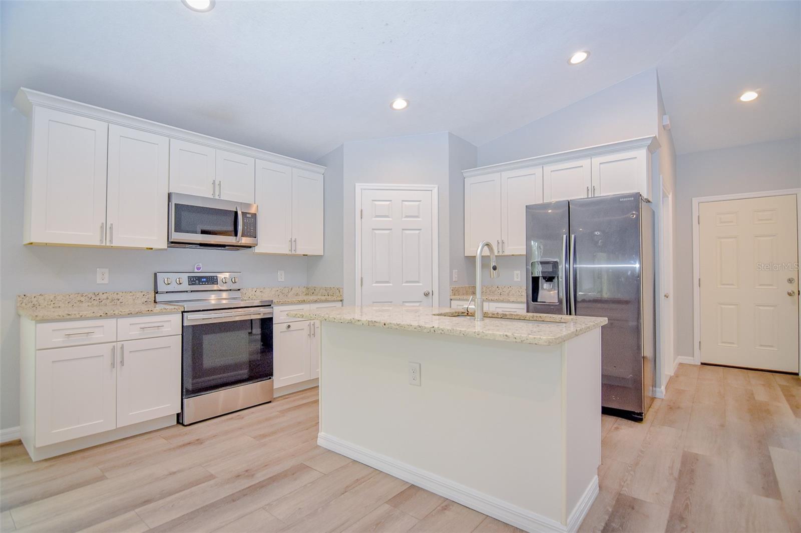 546 CALLA PL, POLK CITY, FL, 33868