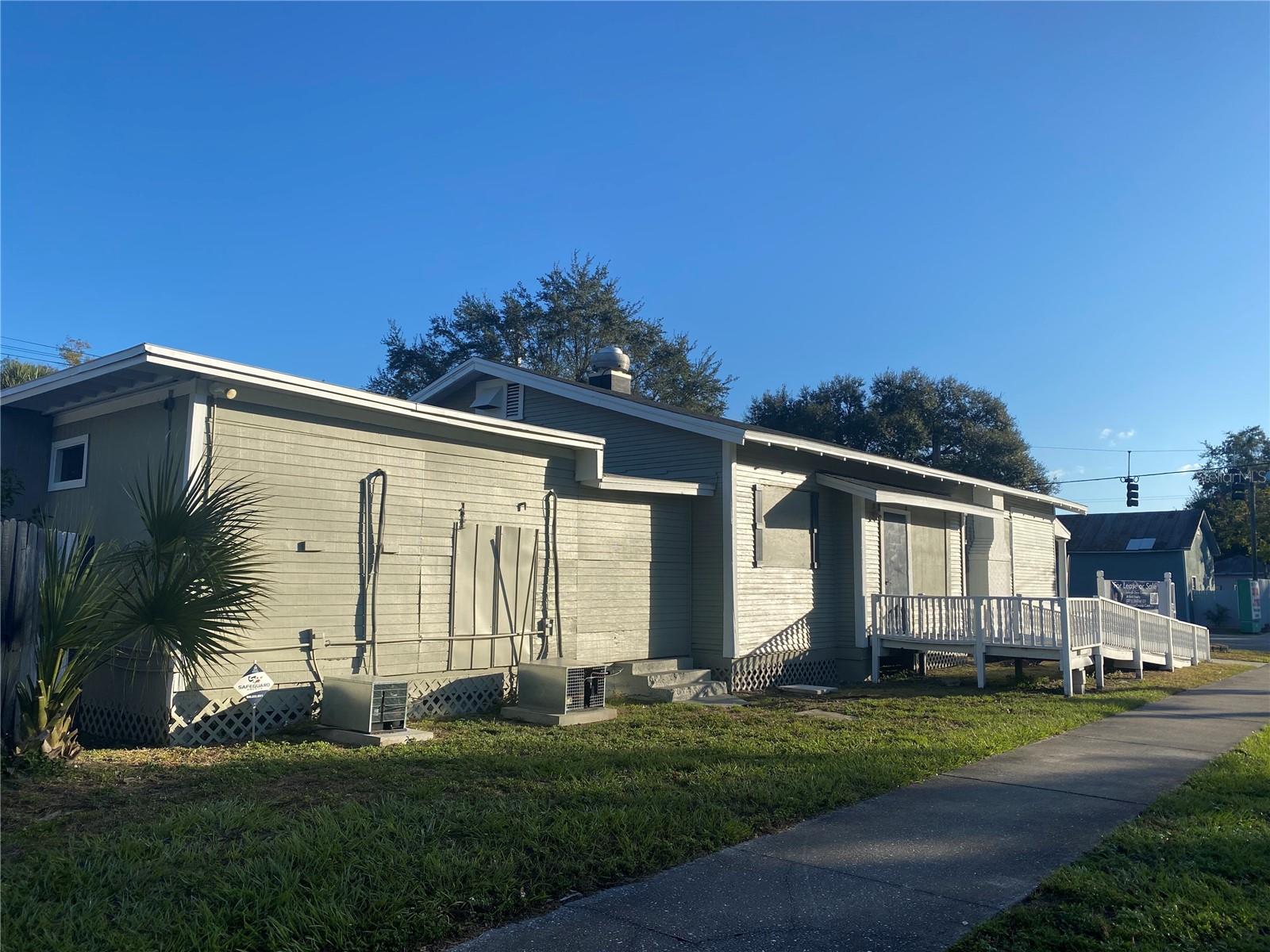1220 SANFORD AVE, SANFORD, FL, 32771