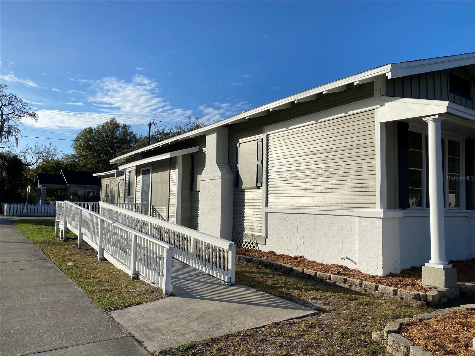 1220 SANFORD AVE, SANFORD, FL, 32771