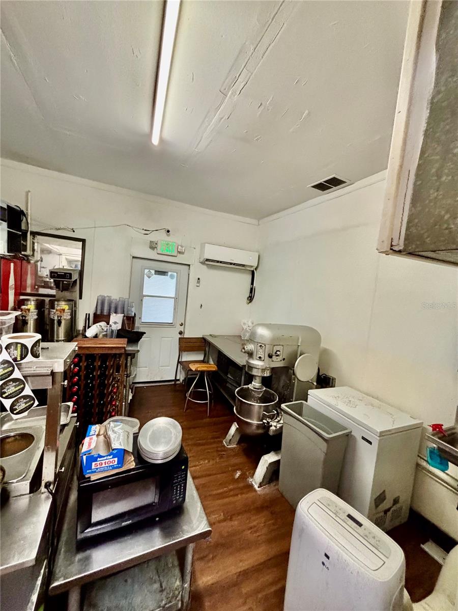 1220 SANFORD AVE, SANFORD, FL, 32771