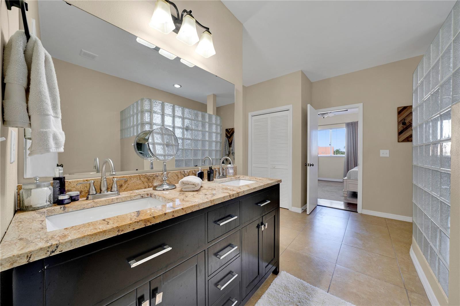11201 LAKE SASSA DR, THONOTOSASSA, FL, 33592