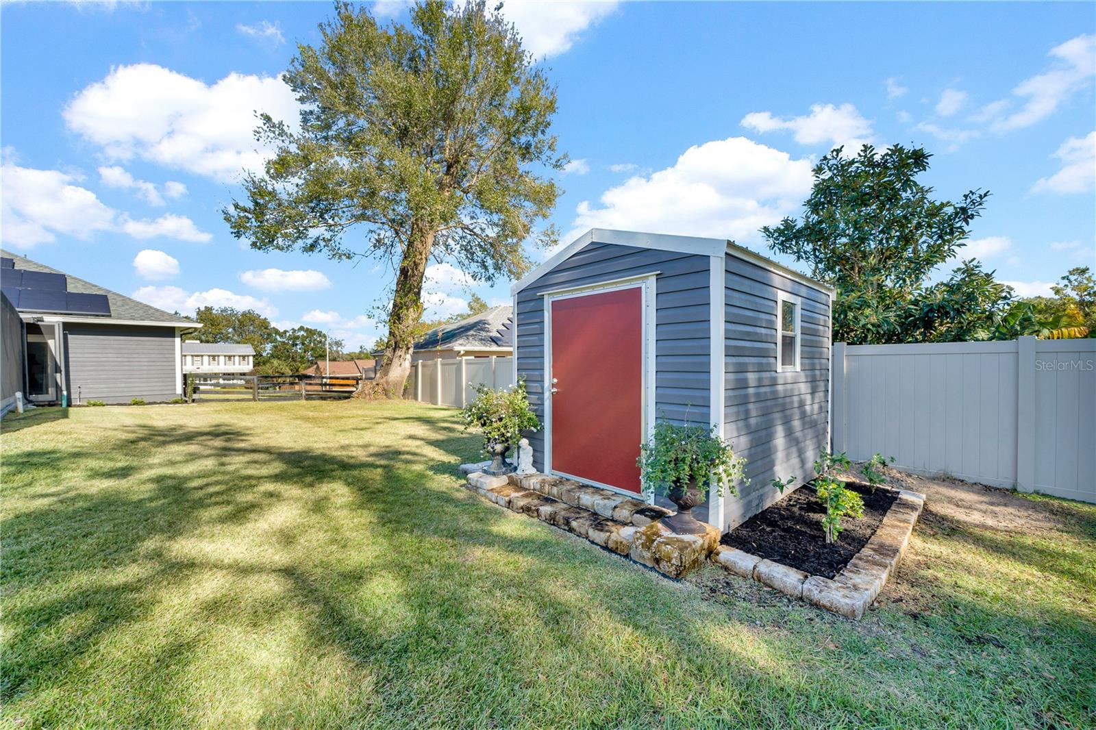 11201 LAKE SASSA DR, THONOTOSASSA, FL, 33592
