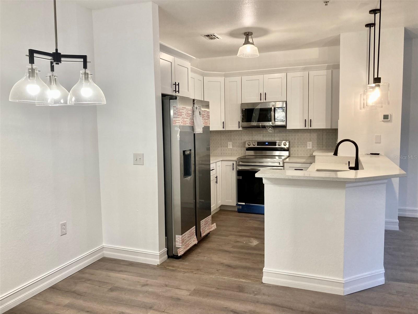 8124 CLAIRE ANN DR #202, ORLANDO, FL, 32825