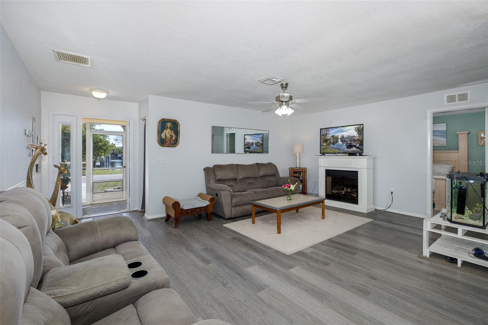 6 FRESHWATER DR, PALM HARBOR, FL, 34684