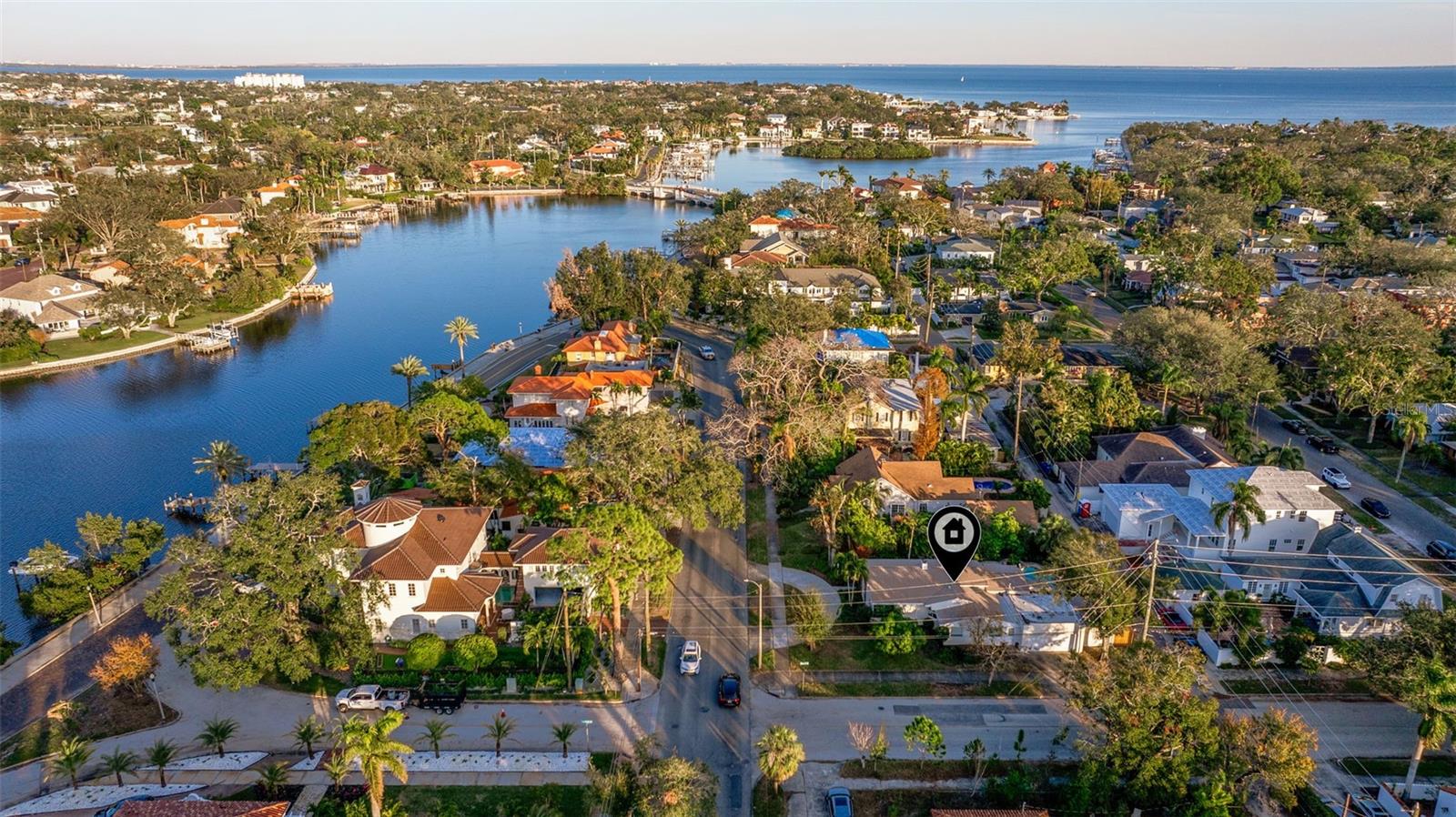 400 22ND AVE NE, ST PETERSBURG, FL, 33704