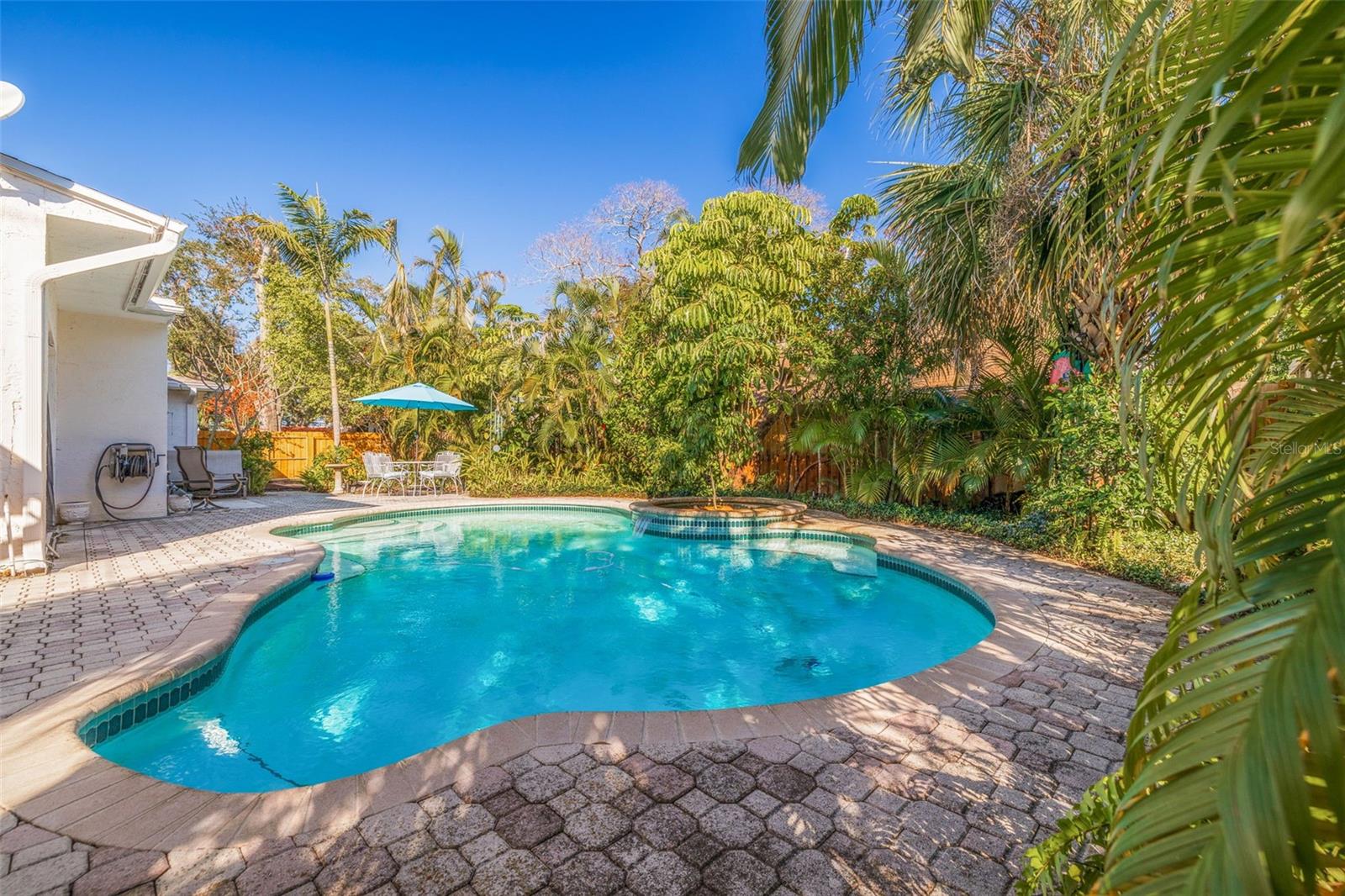 400 22ND AVE NE, ST PETERSBURG, FL, 33704