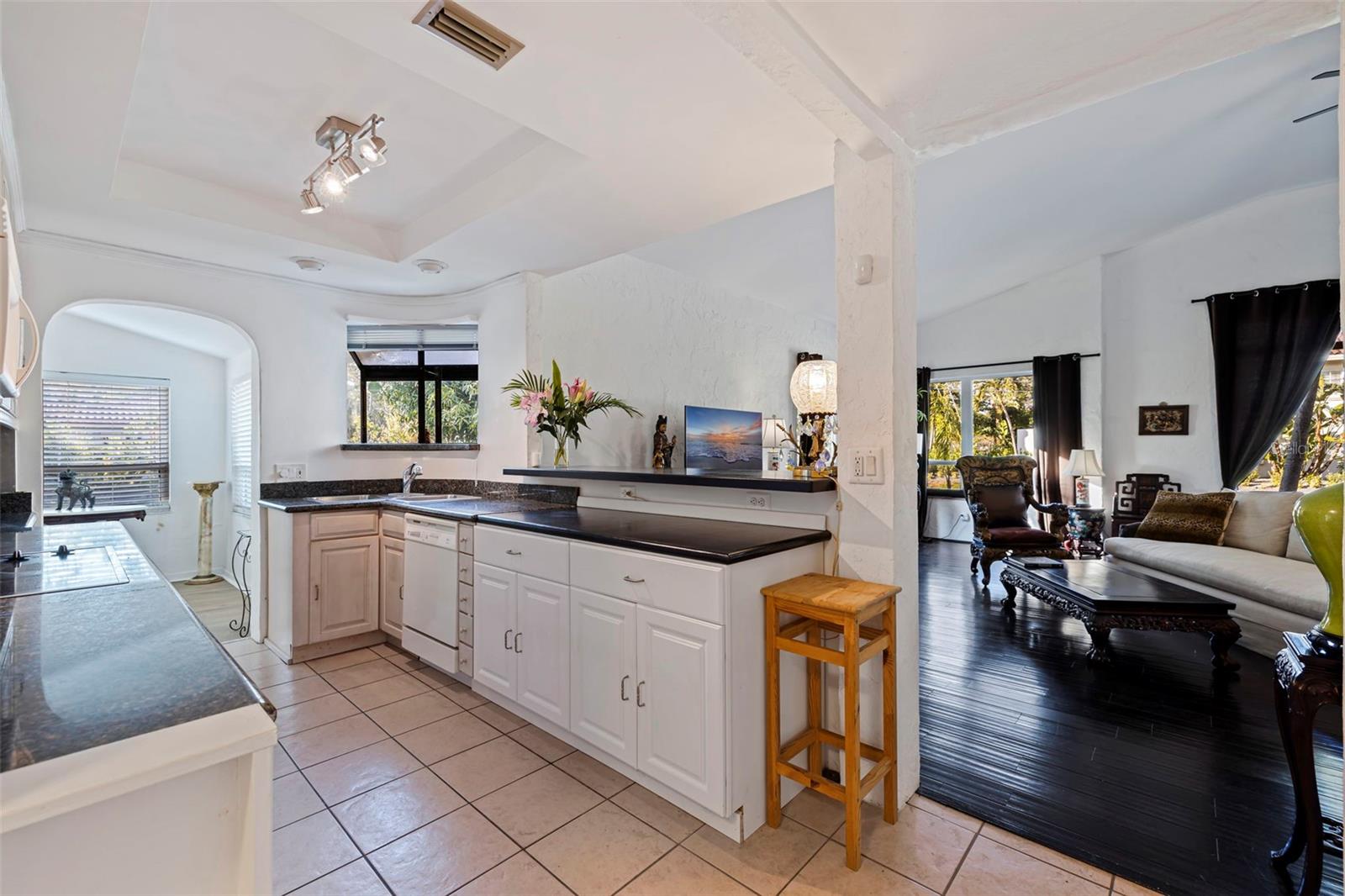 400 22ND AVE NE, ST PETERSBURG, FL, 33704