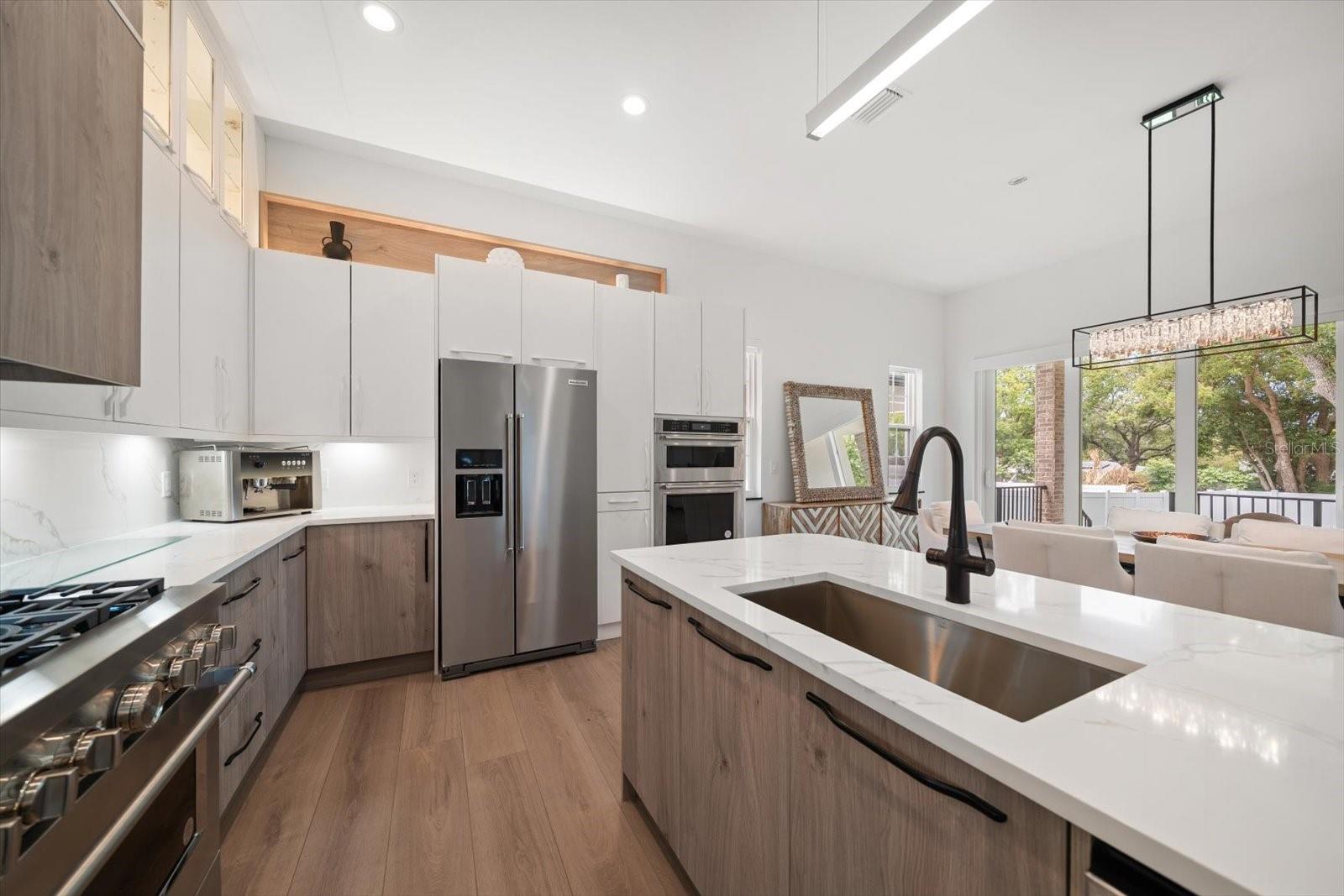 1046 BASS BLVD, DUNEDIN, FL, 34698