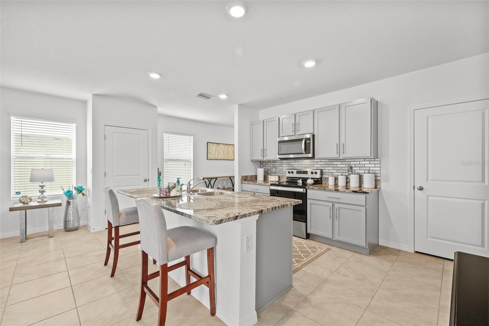 16961 OVAL RUM DR, WIMAUMA, FL, 33598