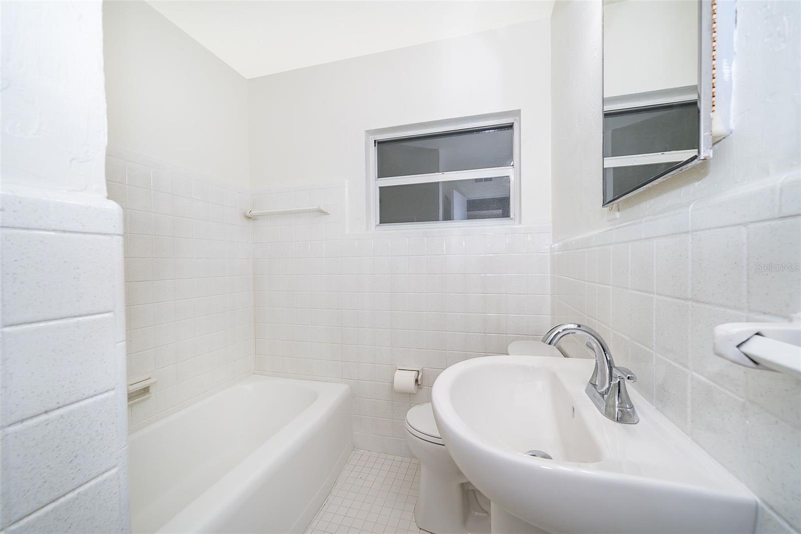 5416 PARKWAY DR, BELLE ISLE, FL, 32809